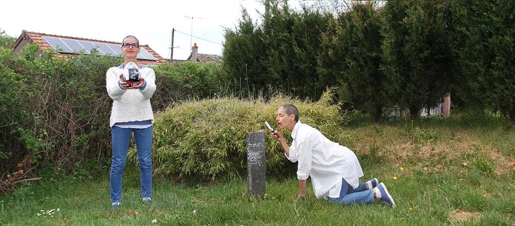 Confinement Vendredi 24 avril 2020 Hommage à Maurice Didi La vie, la mort, naturellement Et je ne sais plus laquelle est laquelle...